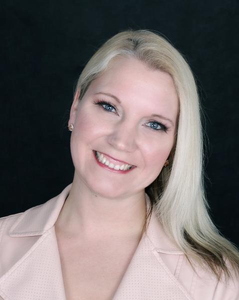 Amanda Oijen Agent Photo