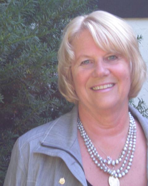 Eileen Jespersen Agent Photo